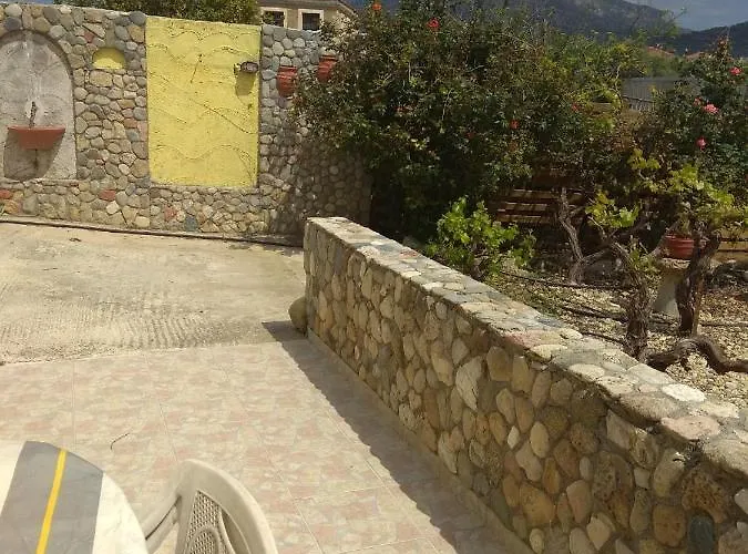 Philoxenia Holiday Home
